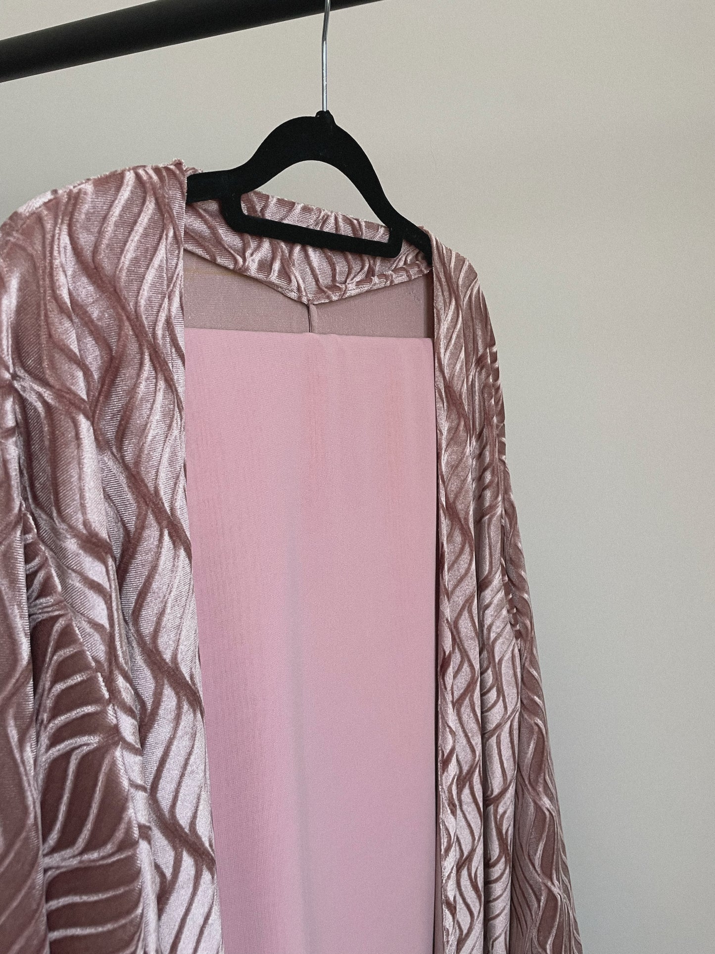 23 - Velvet Waves / Blush Pink