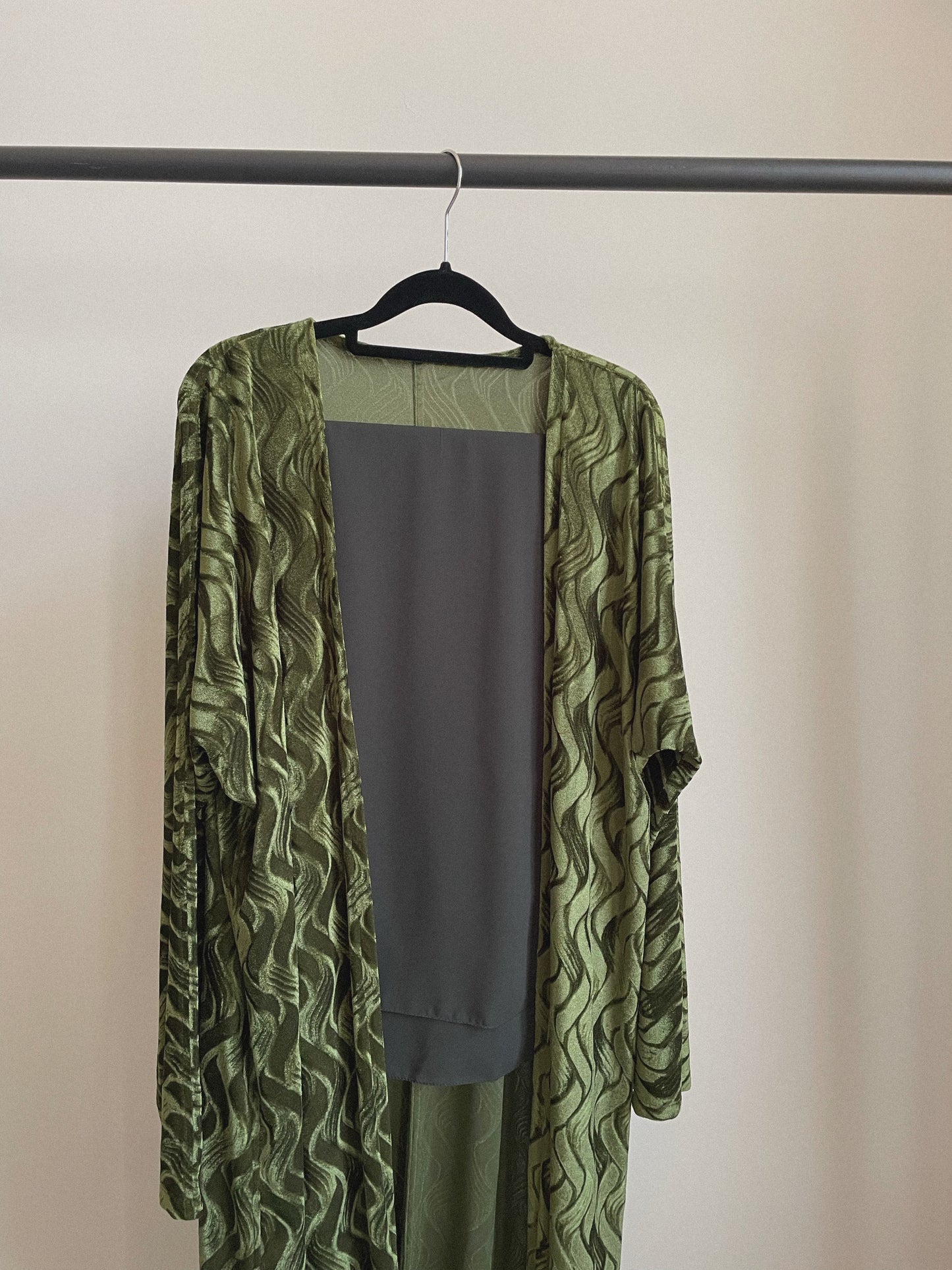 23 - Velvet Waves / Olive