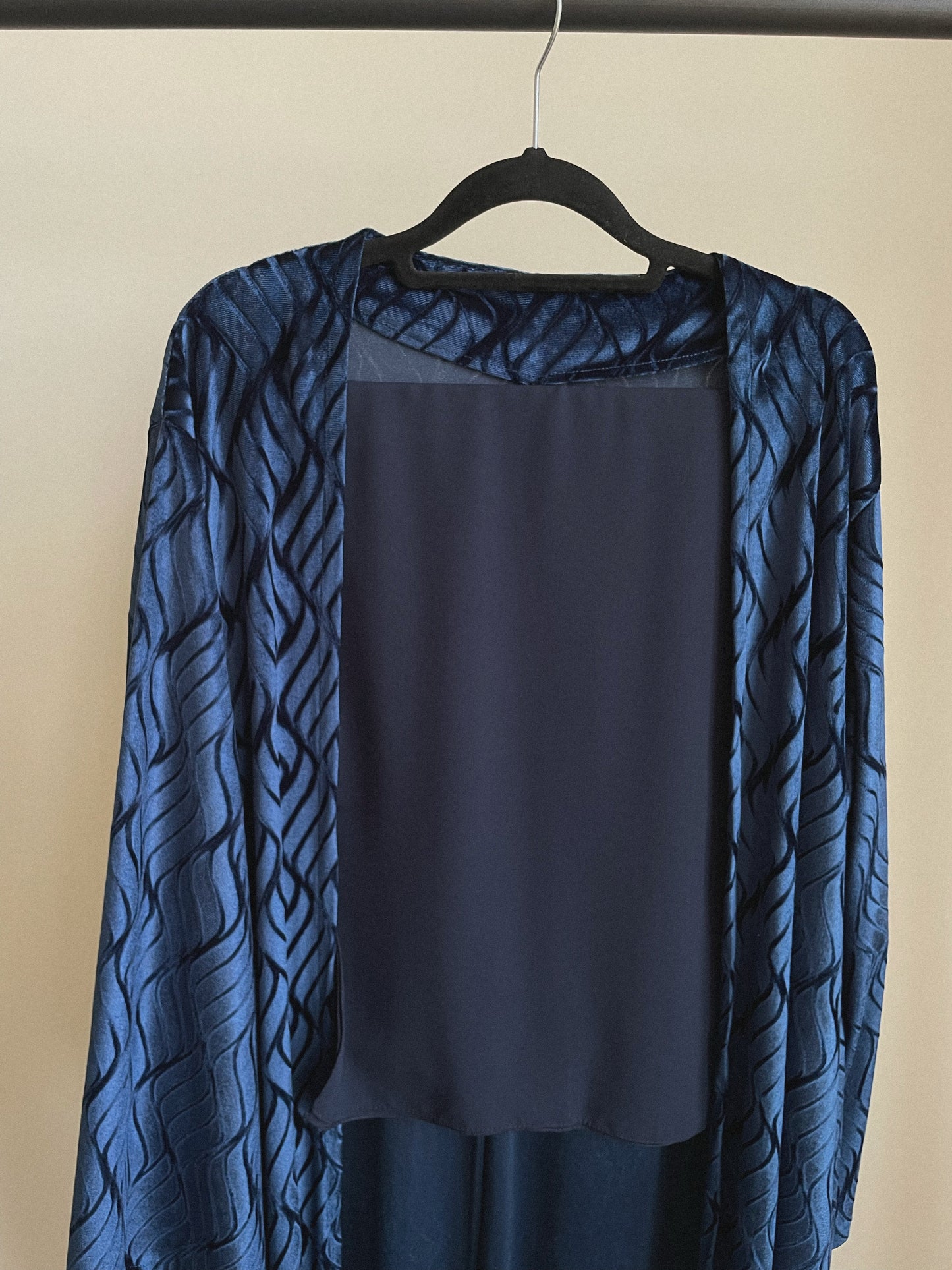 23 - Velvet Waves / NavyBlue