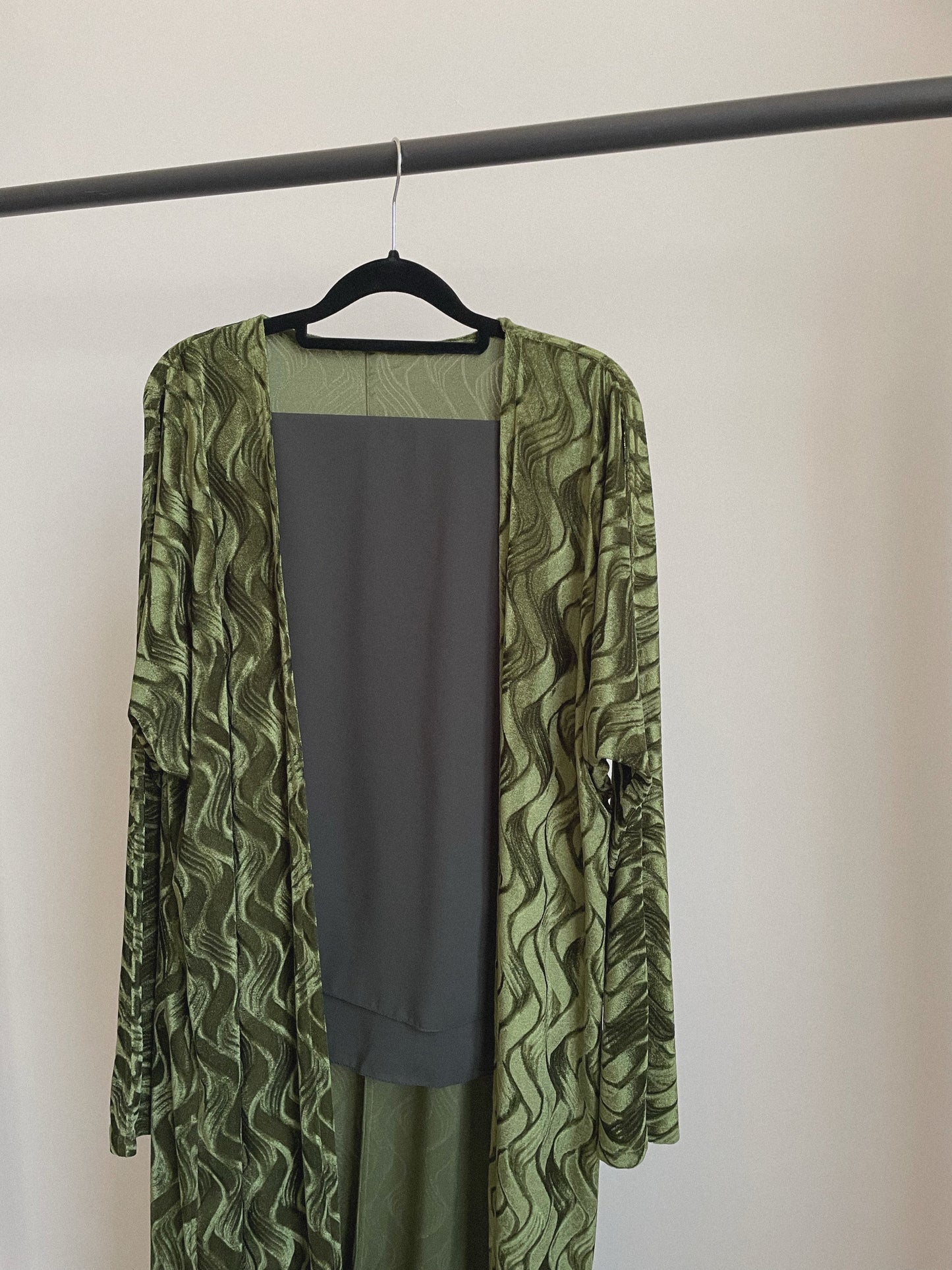 23 - Velvet Waves / Olive