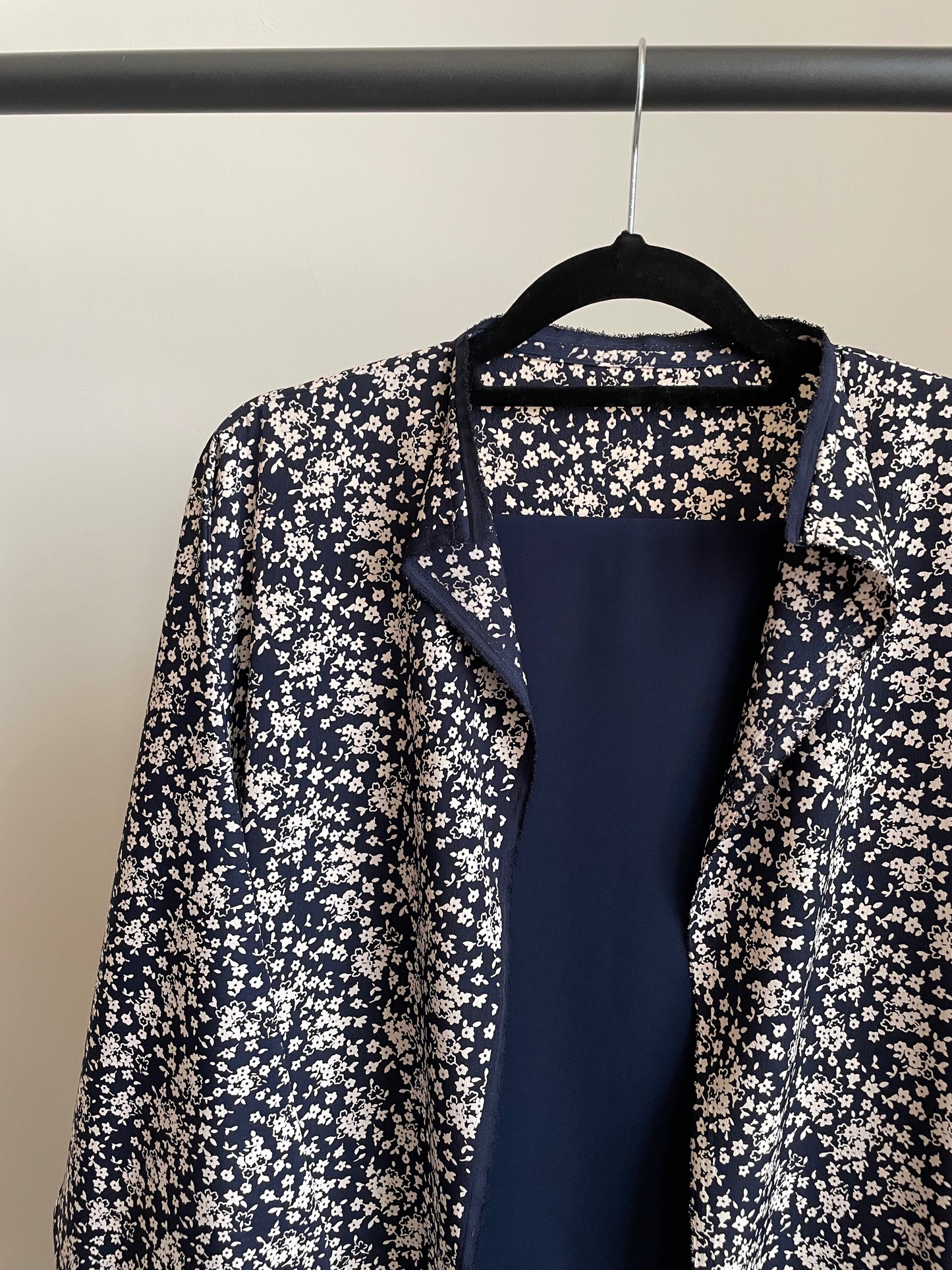 23 - Floral / Navy Blue