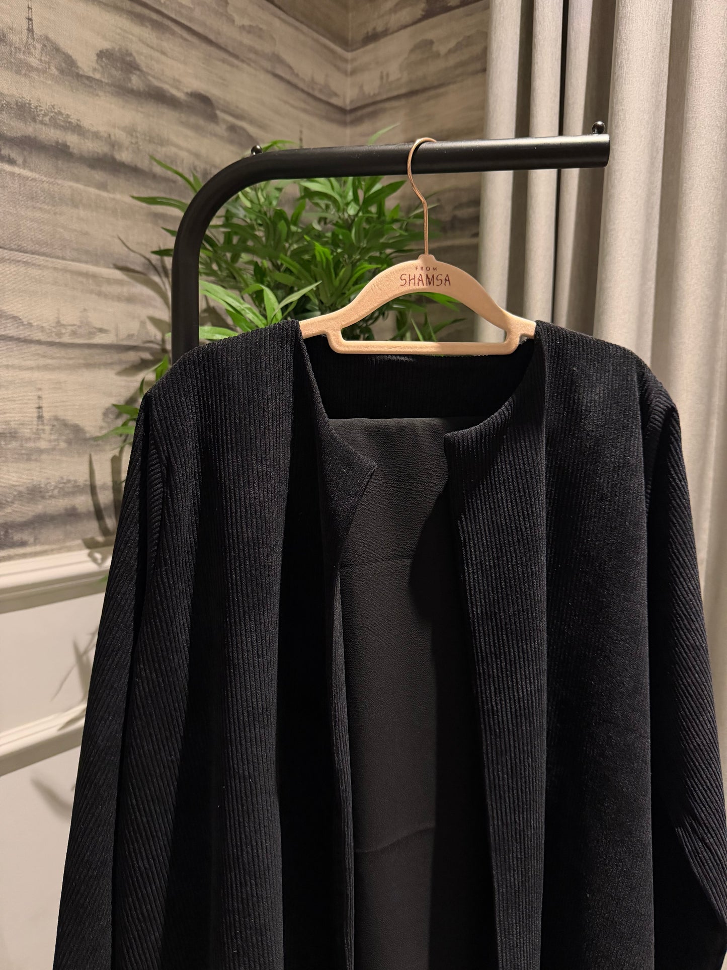 FW - Corduroy / Black