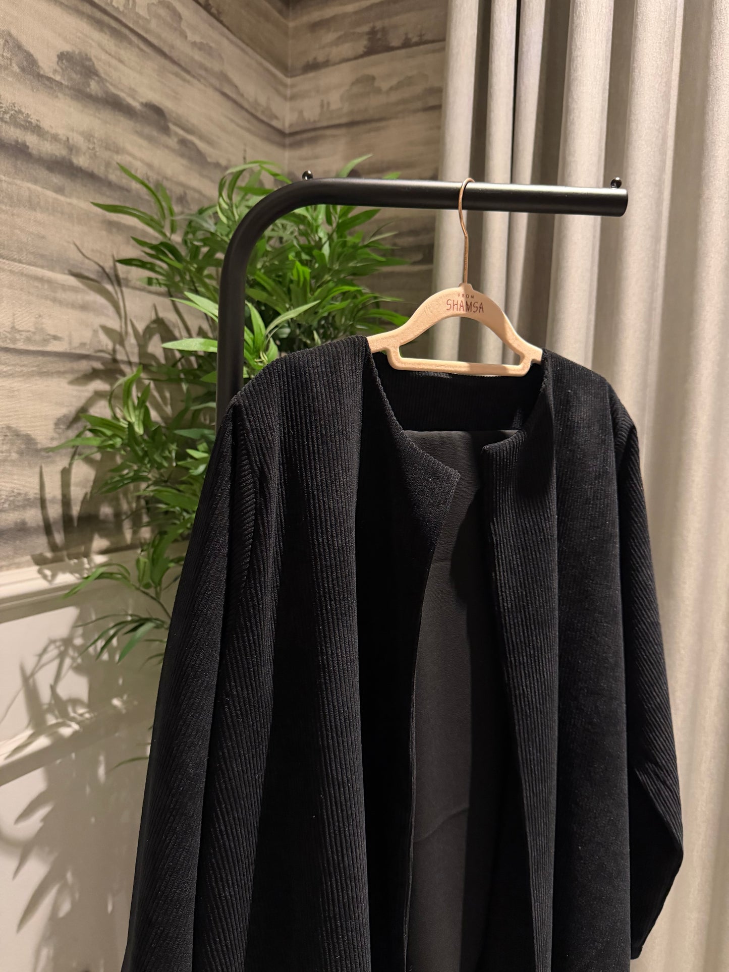 FW - Corduroy / Black